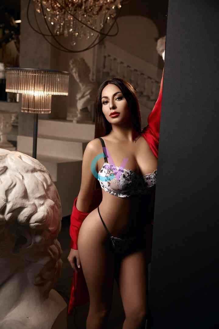 French kissing Madrid, Upscale Madrid escorts, GFE escorts Madrid, escort Barcelona, servicios de acompañamiento discreto en Madrid, compañía sensual para noches especiales, escorts Madrid reconocidas, luxury Madrid escort, escort Madrid