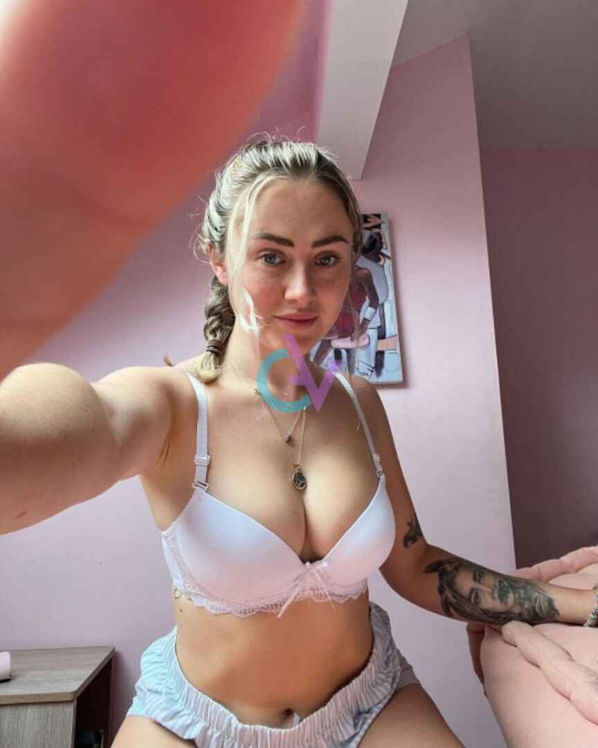 servicios personalizados de compañía en Barcelona, Submissive Escort Service Barcelona, escort Barcelona, escort VIP Barcelona, mujeres hermosas disponibles en Barcelona, servicios íntimos en Barcelona, escort Madrid