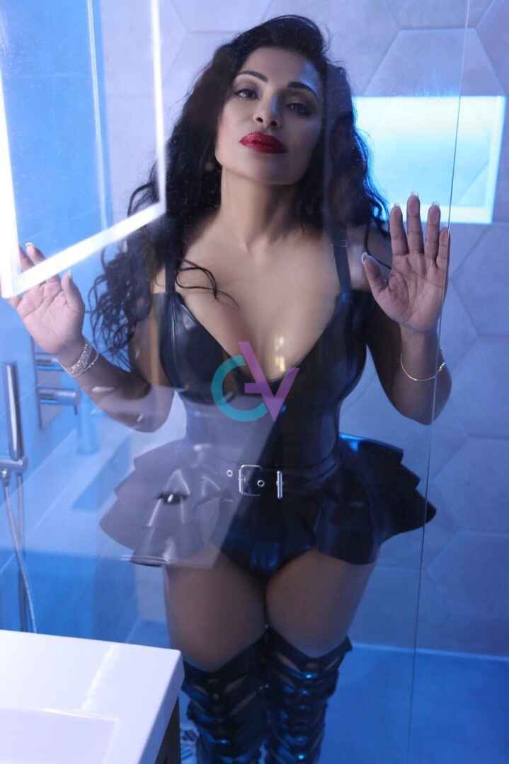 premium escorts Barcelona, escorts Barcelona refinadas, Full Striptease Barcelona, escort Barcelona, escorts Barcelona veteranas, servicios íntimos en Barcelona, chicas disponibles para eventos, escorts premium Barcelona, escort Madrid